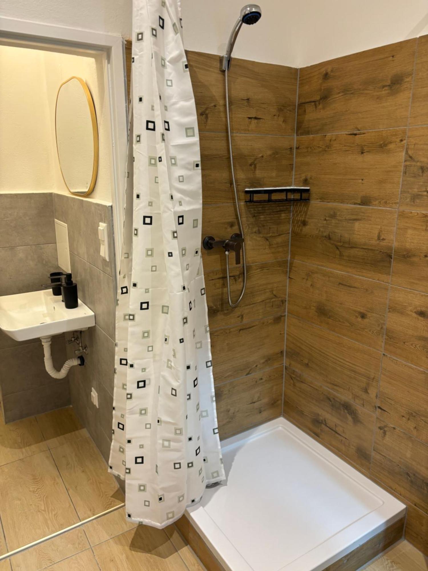 Anda City Rooms Wenen Buitenkant foto